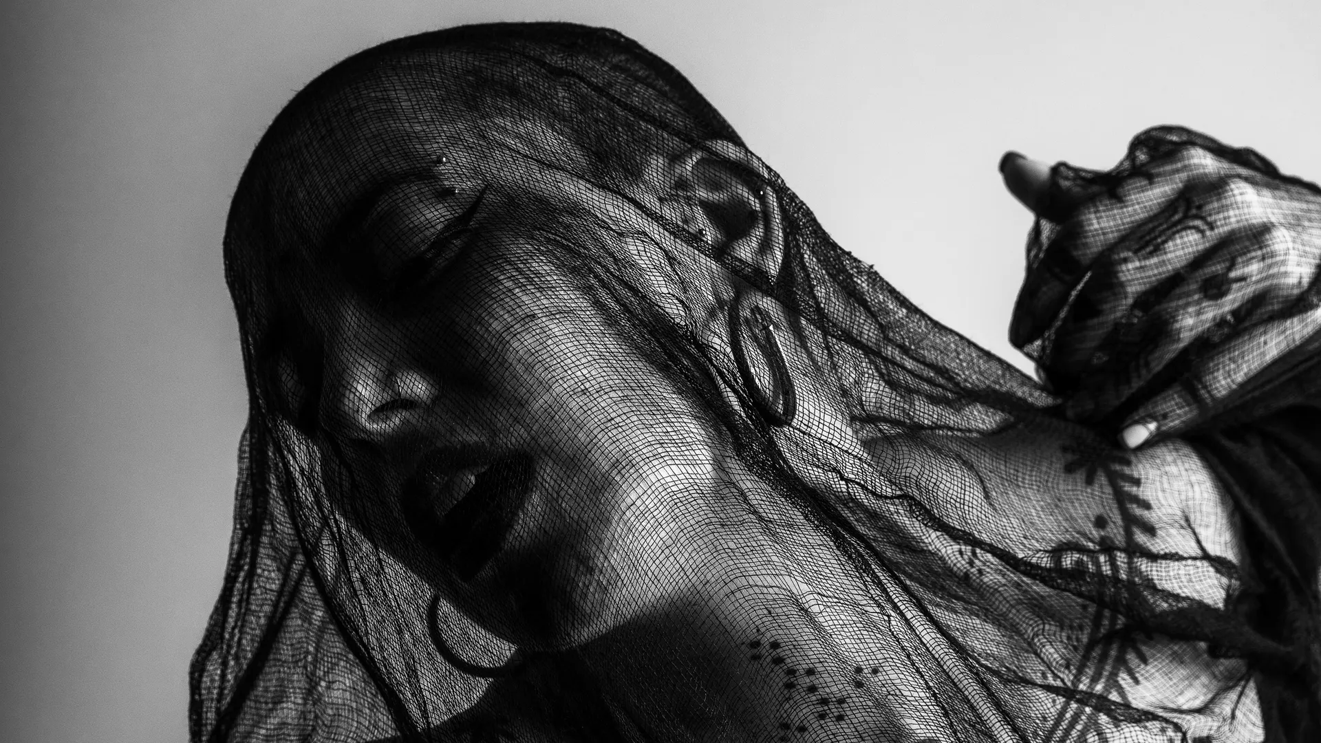 A Fragment, Unrushed: On Waiting for Images